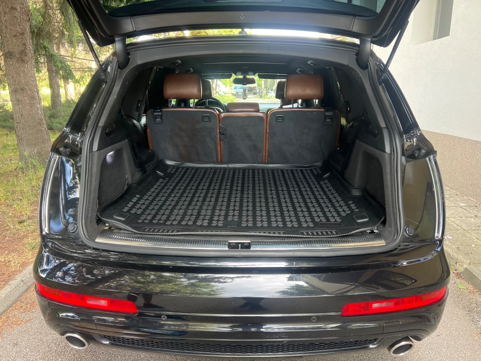 Audi Q7 4.2 BiTurbo* Поръчков* 7места* Дистроник* Панорама, снимка 14 - Автомобили и джипове - 54703074
