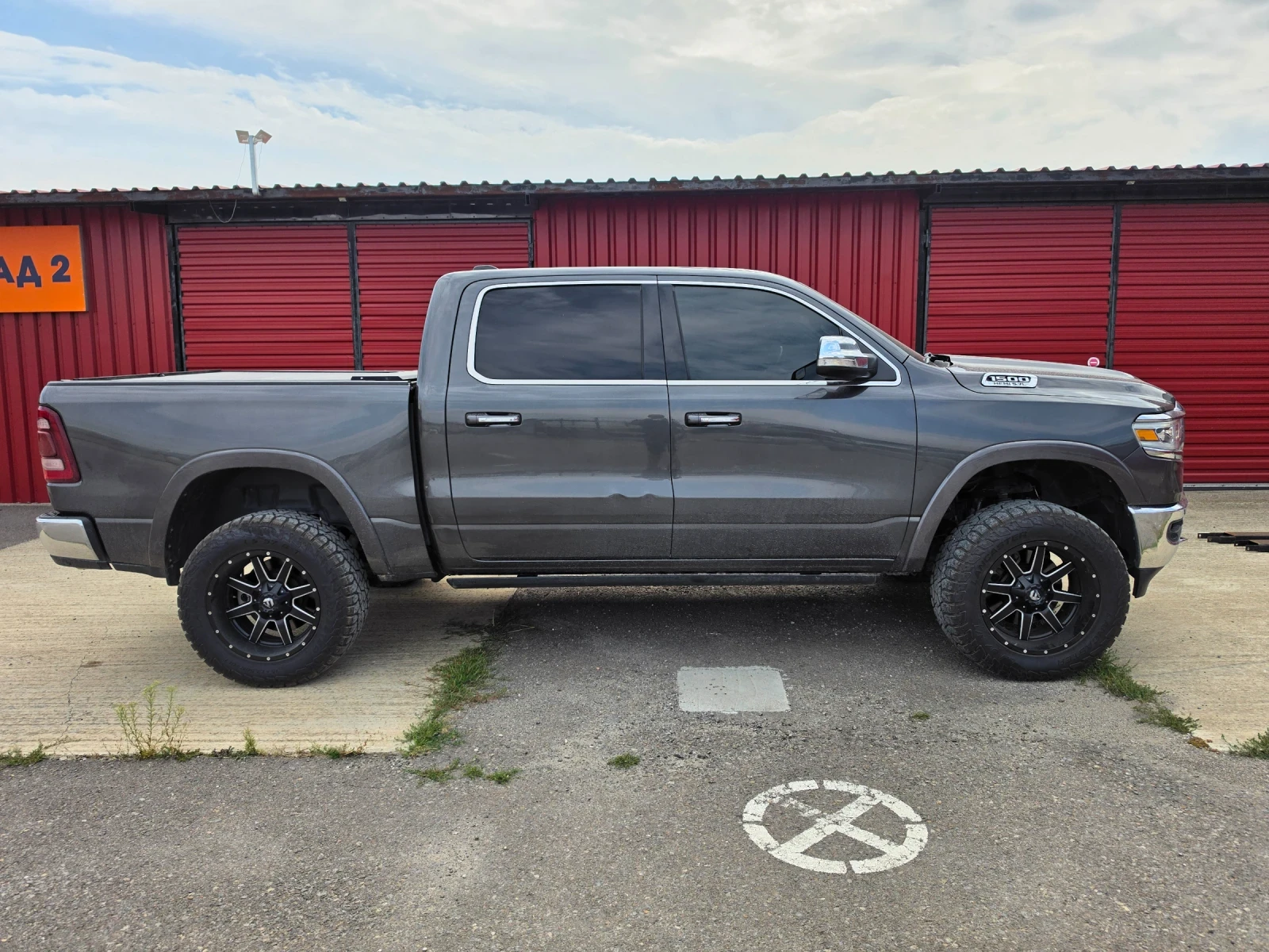 Dodge RAM 1500 5.7 V8 Hemi TOP - Limited, 401h.p. дълга кабина, снимка 3 - Автомобили и джипове - 56067217