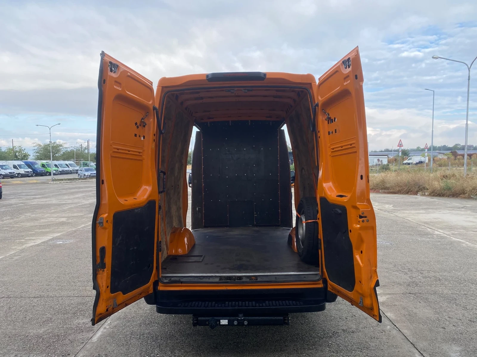 Iveco Daily 35S18, снимка 10 - Бусове и автобуси - 56064447