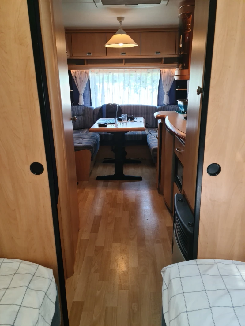 Каравана Hobby De Luxe Easy 540, снимка 11 - Каравани и кемпери - 53418884