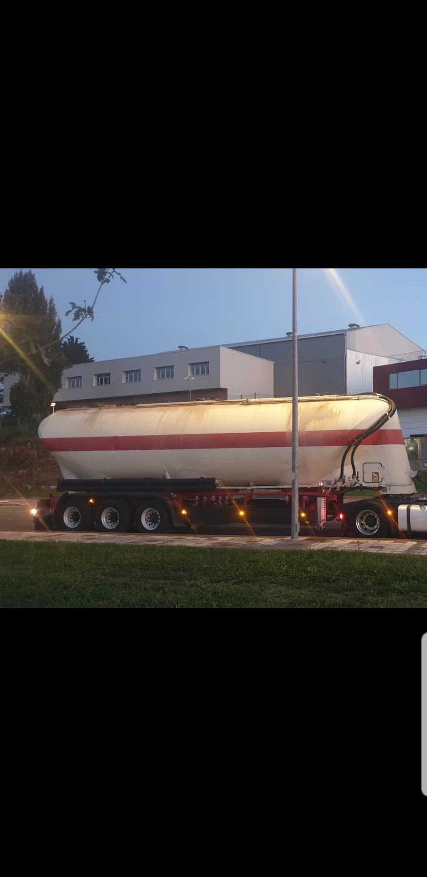 Полуремарке Spitzer, снимка 2 - Ремаркета - 54133337