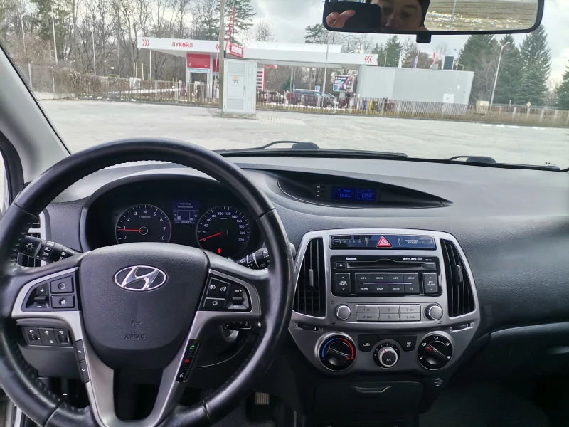 Hyundai I20 1.4 Facetliift , снимка 9 - Автомобили и джипове - 48147833