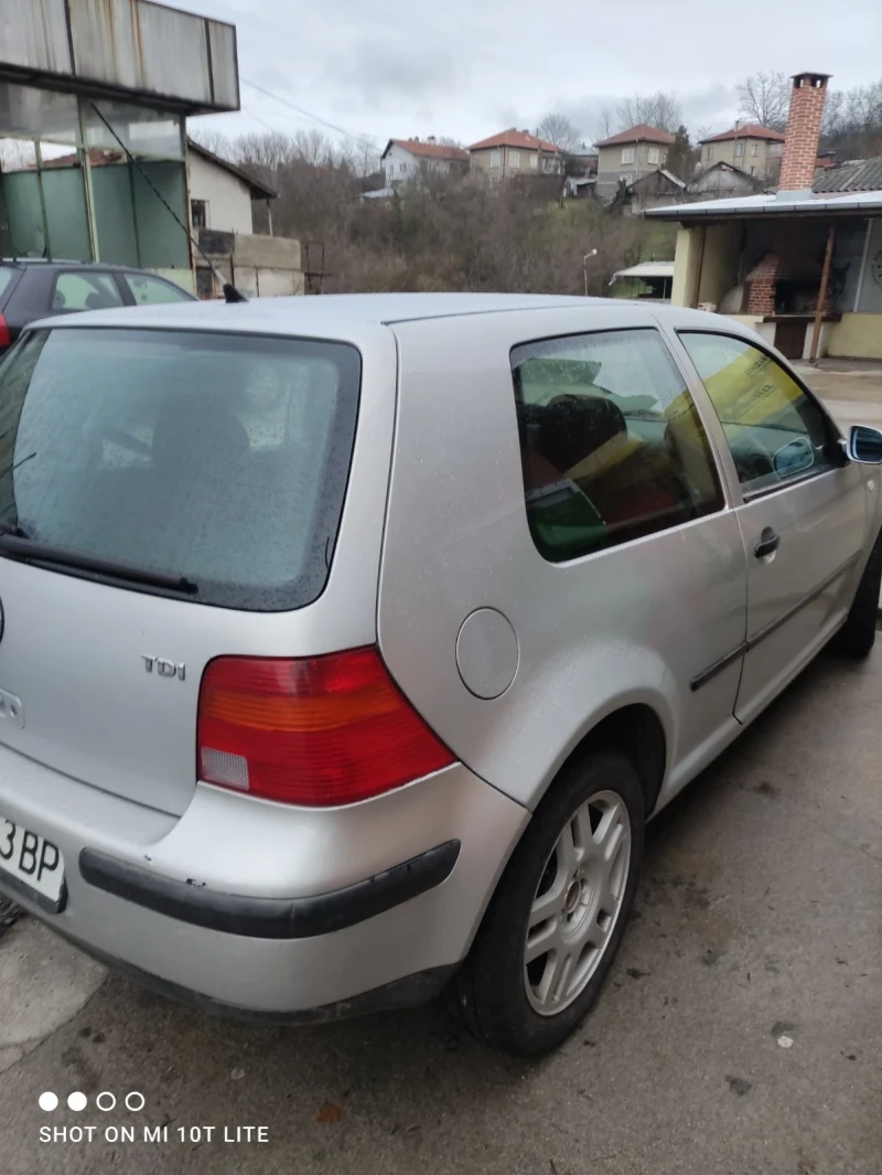 VW Golf, снимка 4 - Автомобили и джипове - 48394634