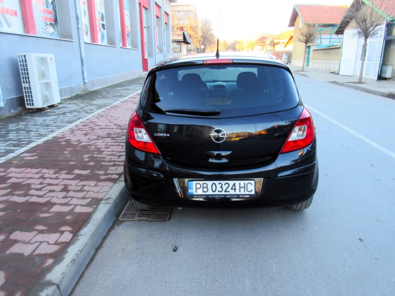 Opel Corsa 1.2i LPG, снимка 3 - Автомобили и джипове - 48690912