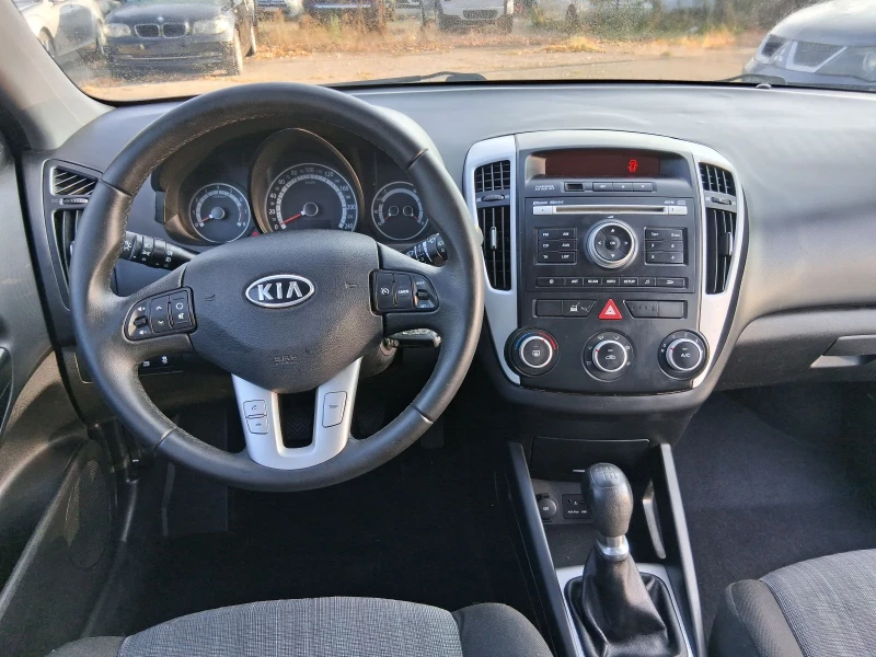 Kia Ceed 1.6 като нова , снимка 10 - Автомобили и джипове - 52659205