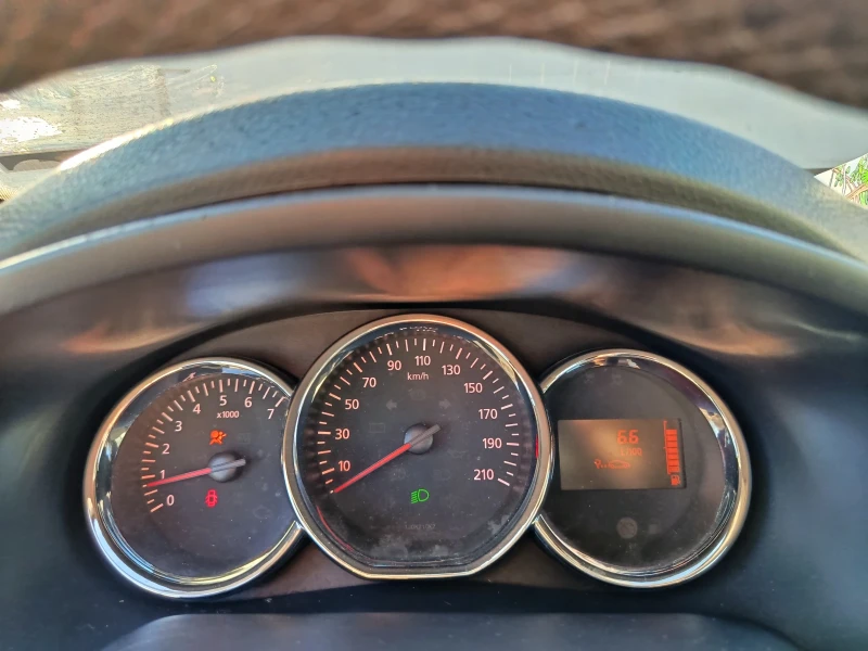 Dacia Sandero, снимка 10 - Автомобили и джипове - 52849037