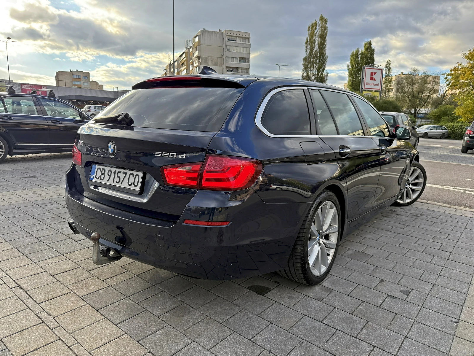 BMW 520 d НОВИ ВЕРИГИ * BI-XENON * КОЖА * ТЕГЛИЧ  - изображение 6