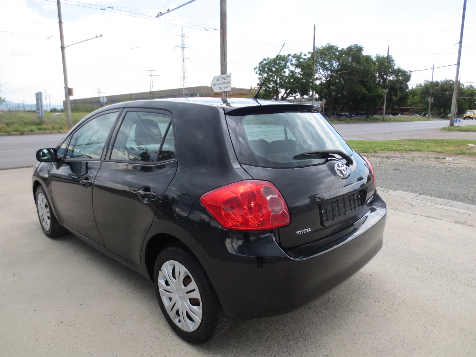 Toyota Auris 1.4 VVT-I - изображение 7