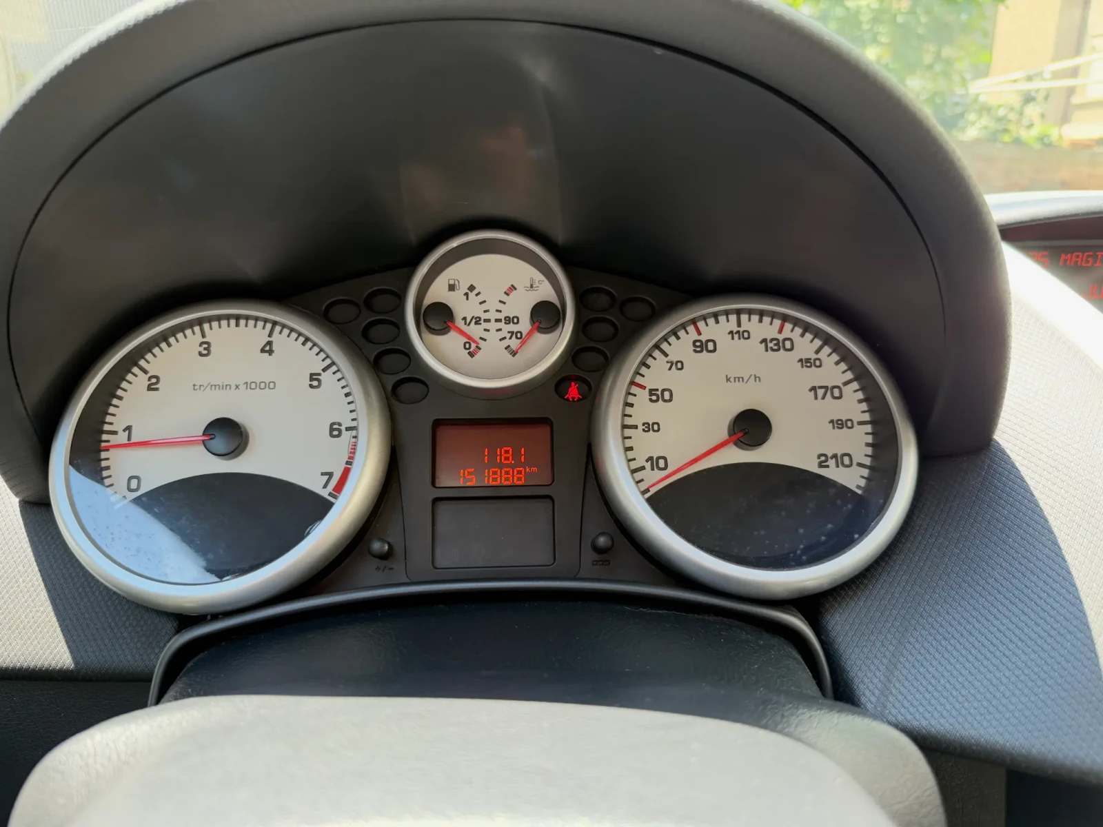 Peugeot 207 1.4 i 16v - изображение 9