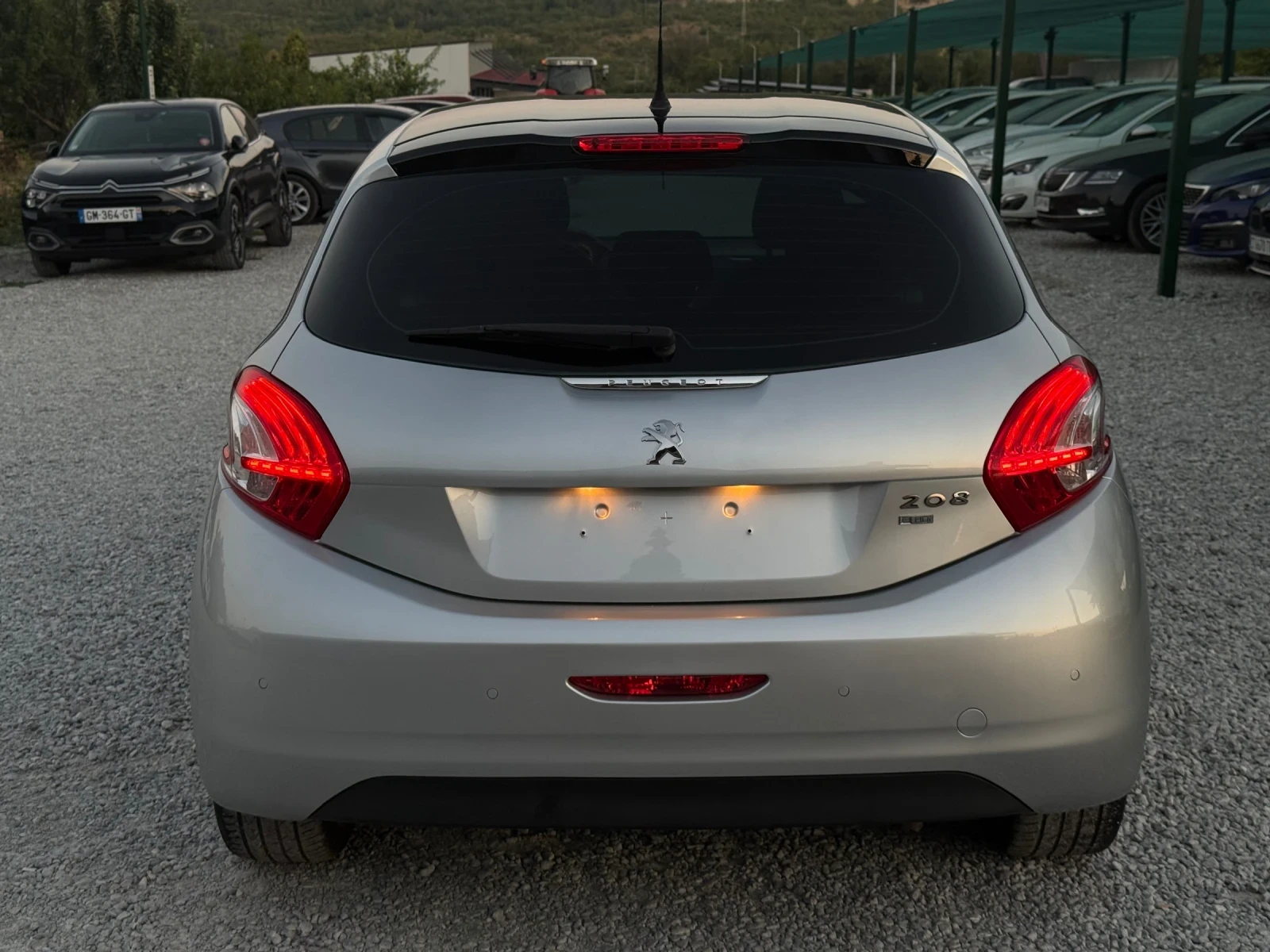 Peugeot 208 1.6 eHDi - изображение 8