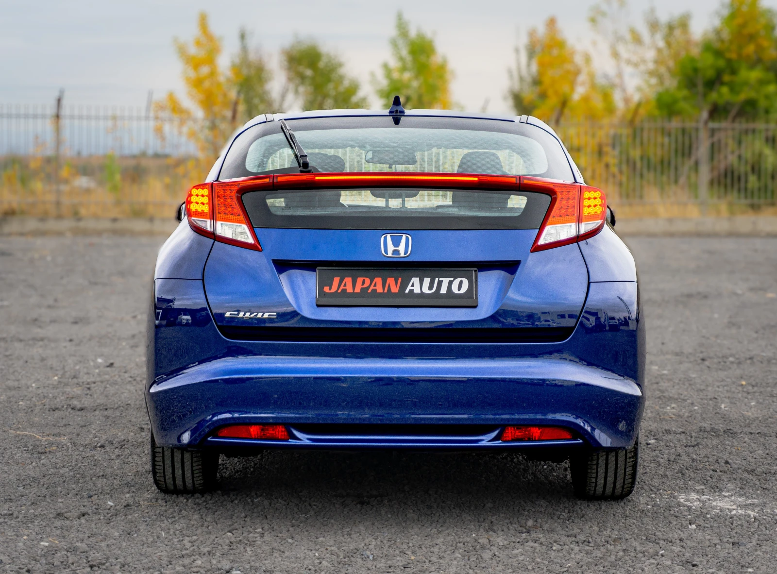 Honda Civic 1.8 i-VTEC Автоматик | С ГАРАНЦИЯ!!! - изображение 5