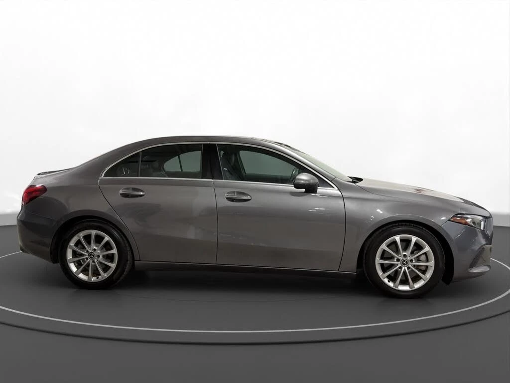 Mercedes-Benz A 220 Sedan 4MATIC * AвтоКредит* (ЦЕНА ДО БГ) - изображение 4