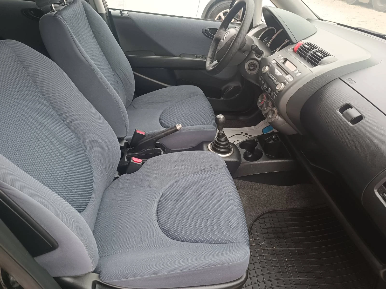 Honda Jazz 1.3i  - изображение 10