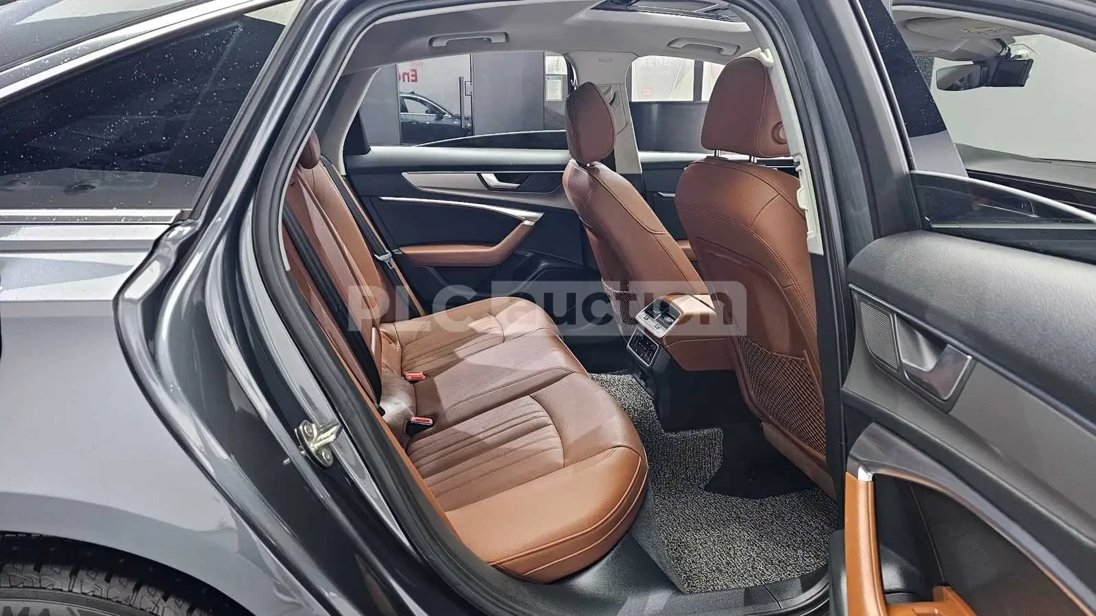 Audi A6 40TDI| PANO| 360CAM| ОБДУХ| ПАМЕТ| вкл.ТЕХНОТЕСТ, снимка 13 - Автомобили и джипове - 54596159