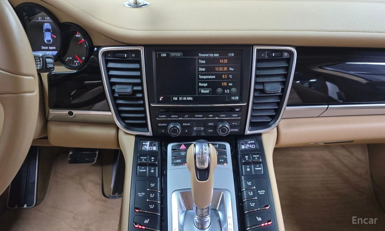 Porsche Panamera 4* 3.6* BOSE* ПОДГРЕВ* 360 КАМЕРИ* КЕЙЛЕС, снимка 12 - Автомобили и джипове - 55013733