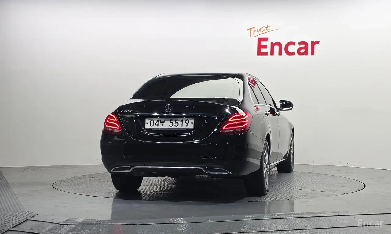 Mercedes-Benz C 220 Avantgarde| LED| LEATHER| NAVI| KAMERA| KEYLESS, снимка 4 - Автомобили и джипове - 55132451