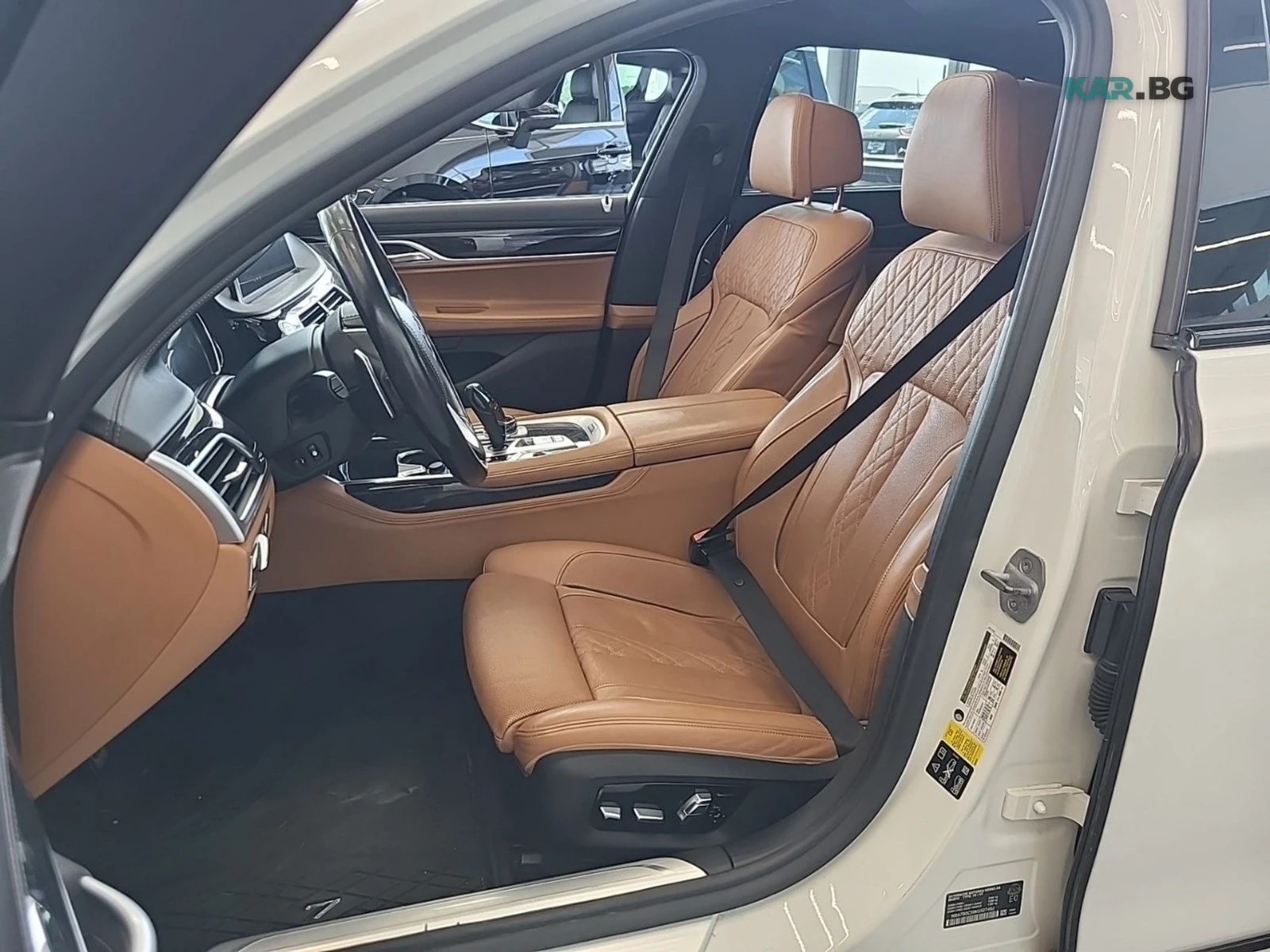 BMW 750 Xdrive * AвтоКредит * (ЦЕНА ДО БГ), снимка 11 - Автомобили и джипове - 55213528