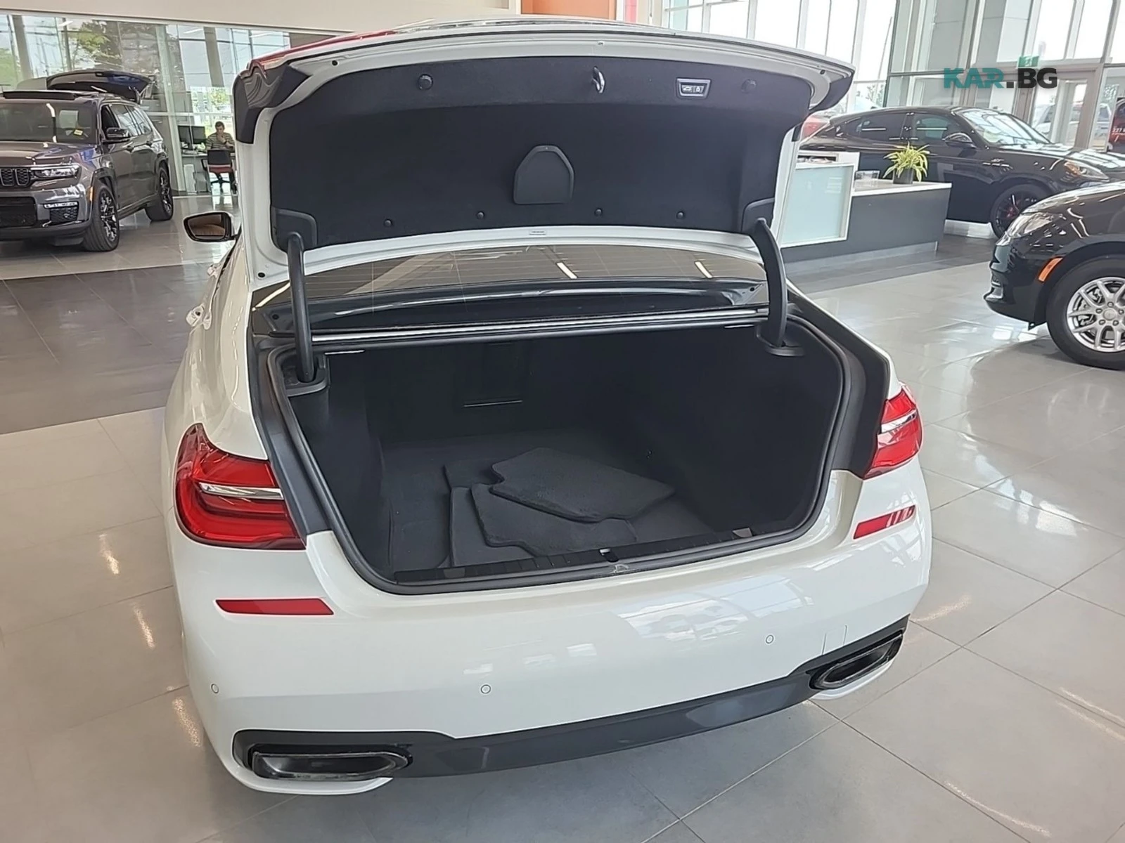 BMW 750 Xdrive * AвтоКредит * (ЦЕНА ДО БГ), снимка 5 - Автомобили и джипове - 55213528