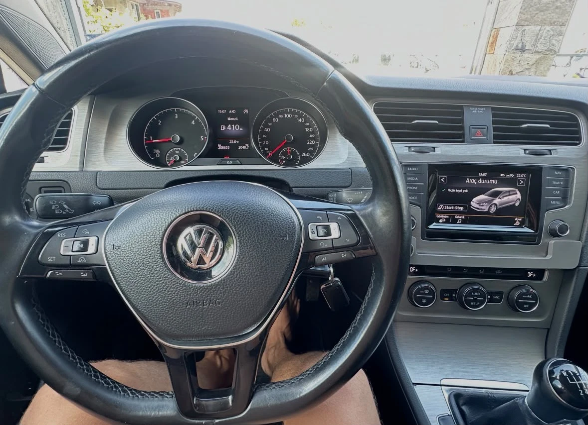 VW Golf 1.6 TDI Bluemotion, снимка 11 - Автомобили и джипове - 55541500