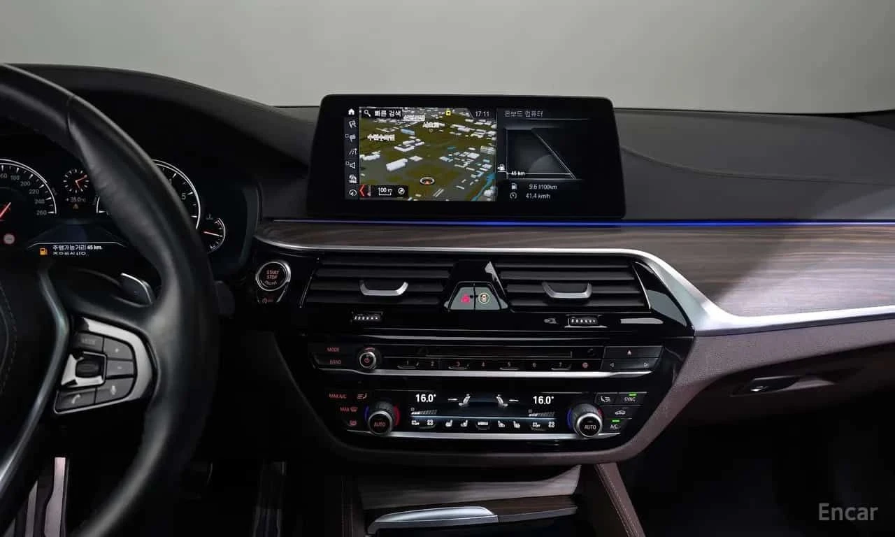 BMW 530 * 530i M Sport Package Plus * CARFAX * ЦЕНА ДО БГ, снимка 11 - Автомобили и джипове - 55558806