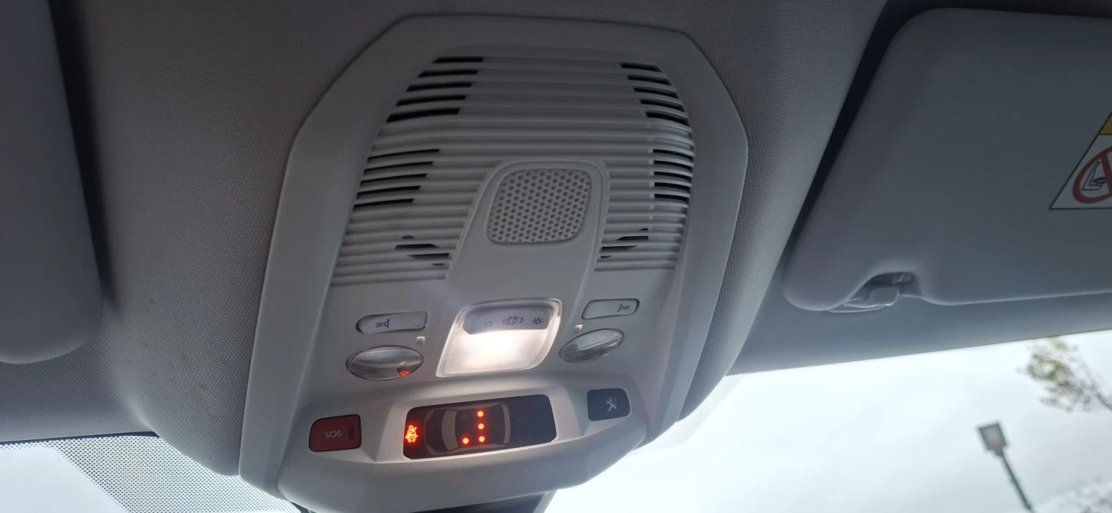 Peugeot 3008 Бензин, снимка 13 - Автомобили и джипове - 56709708