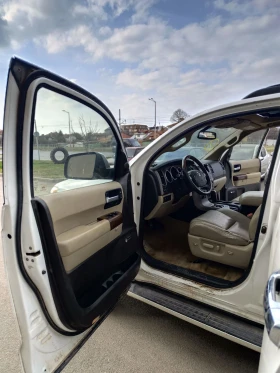 Toyota Sequoia Platinum 5.7, снимка 10