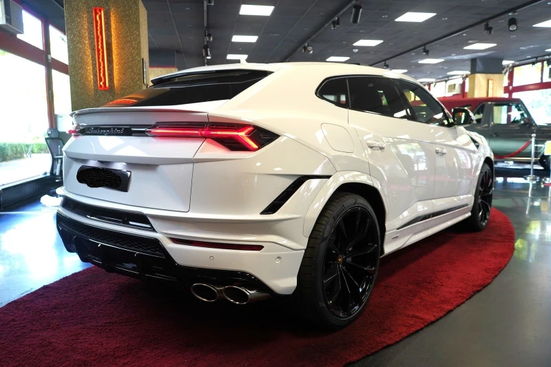 Lamborghini Urus S/KЕRAMIC/PANO/HUD/B&O/23* , снимка 4 - Автомобили и джипове - 47384513