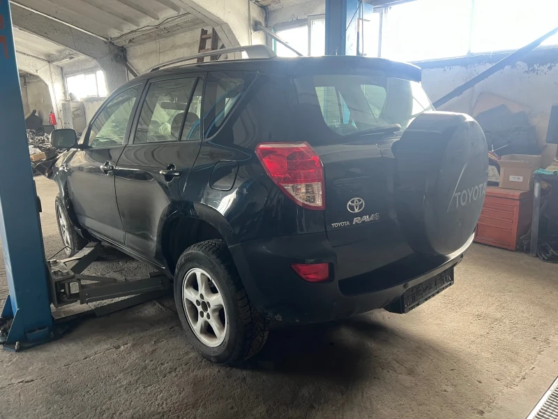 Toyota Rav4 2.2D4D, снимка 3 - Автомобили и джипове - 51670591