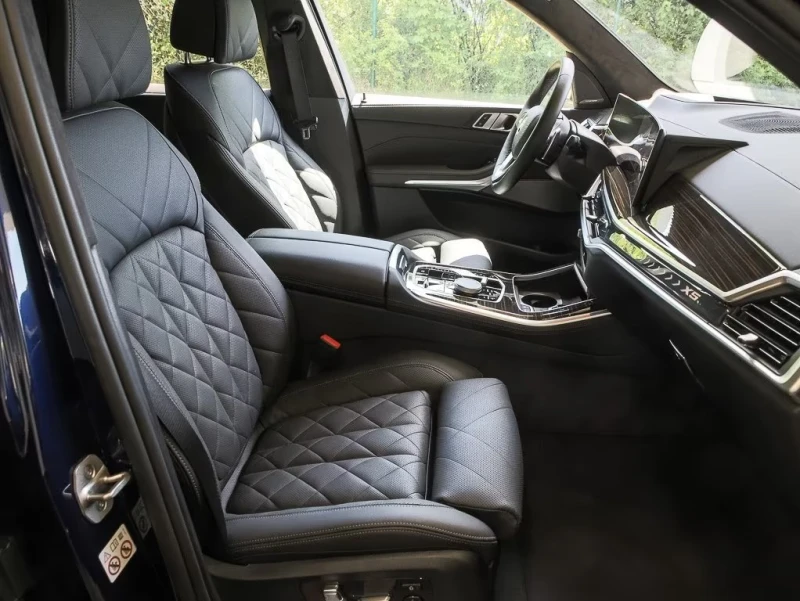 BMW X5 xDrive50e 21 Zoll* Iconic* Komfortsitze, снимка 7 - Автомобили и джипове - 52151781