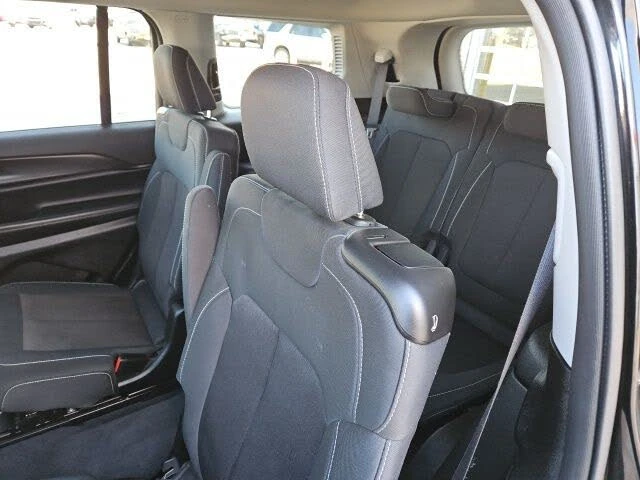 Jeep Grand cherokee L Laredo 4WD, снимка 15 - Автомобили и джипове - 53362419