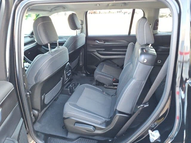 Jeep Grand cherokee L Laredo 4WD, снимка 11 - Автомобили и джипове - 53362419