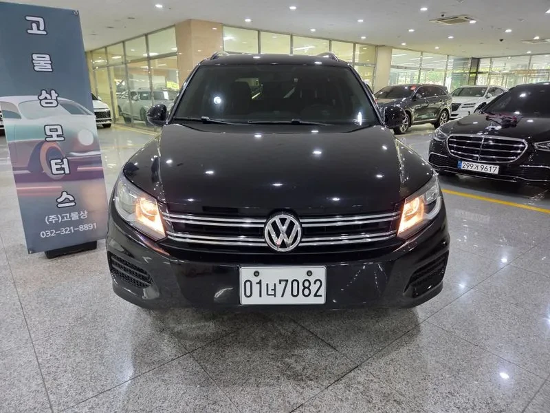 VW Tiguan 2.0 Tsi 5N, снимка 2 - Автомобили и джипове - 56112905