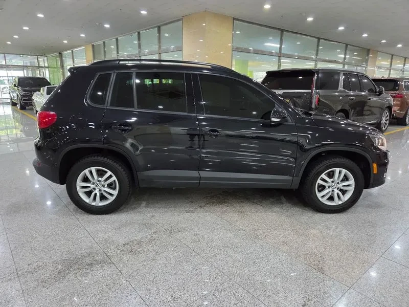 VW Tiguan 2.0 Tsi 5N, снимка 5 - Автомобили и джипове - 56112905