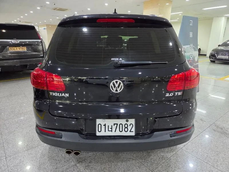 VW Tiguan 2.0 Tsi 5N, снимка 4 - Автомобили и джипове - 56112905