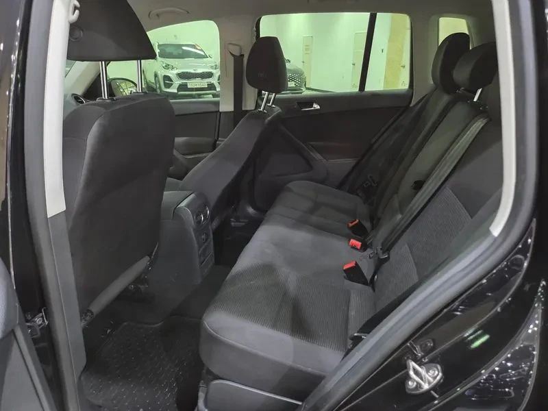 VW Tiguan 2.0 Tsi 5N, снимка 8 - Автомобили и джипове - 56112905