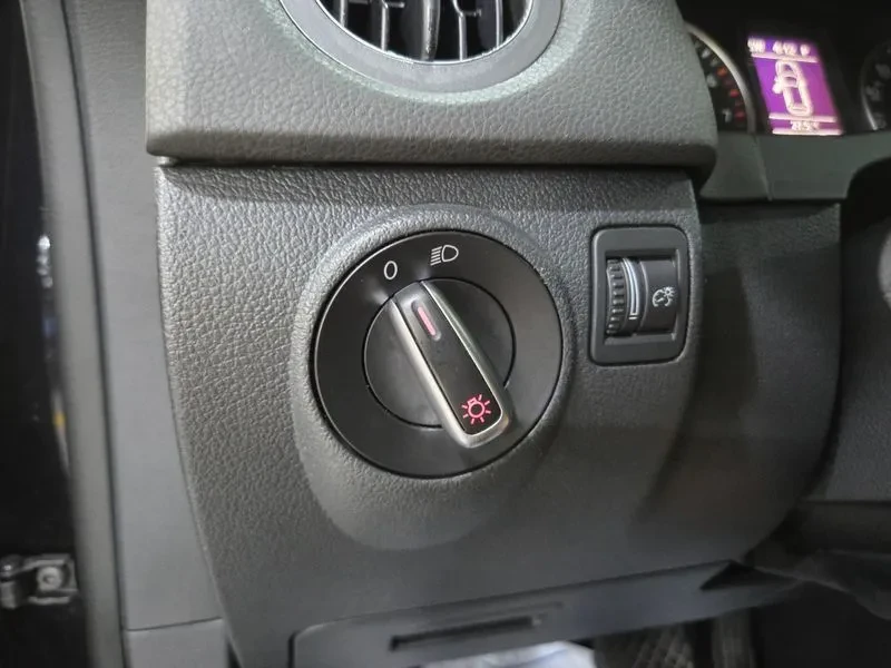 VW Tiguan 2.0 Tsi 5N, снимка 16 - Автомобили и джипове - 56112905