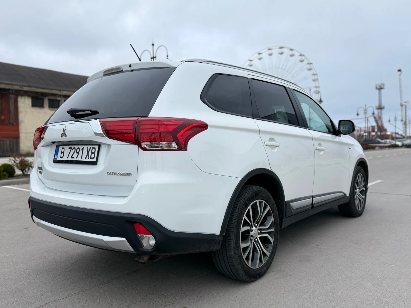 Mitsubishi Outlander 3.0 v6 4x4 7 местен  - изображение 5