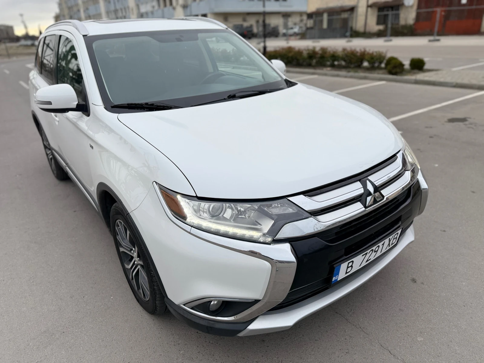 Mitsubishi Outlander 3.0 v6 4x4 7 местен  - изображение 9