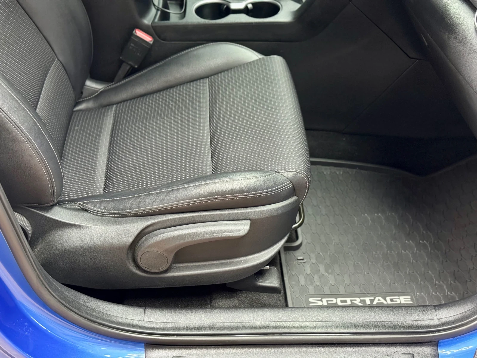 Kia Sportage 1-ви Собственик * ГАРАНАЦИЯ до 10.2028г.*  - изображение 6