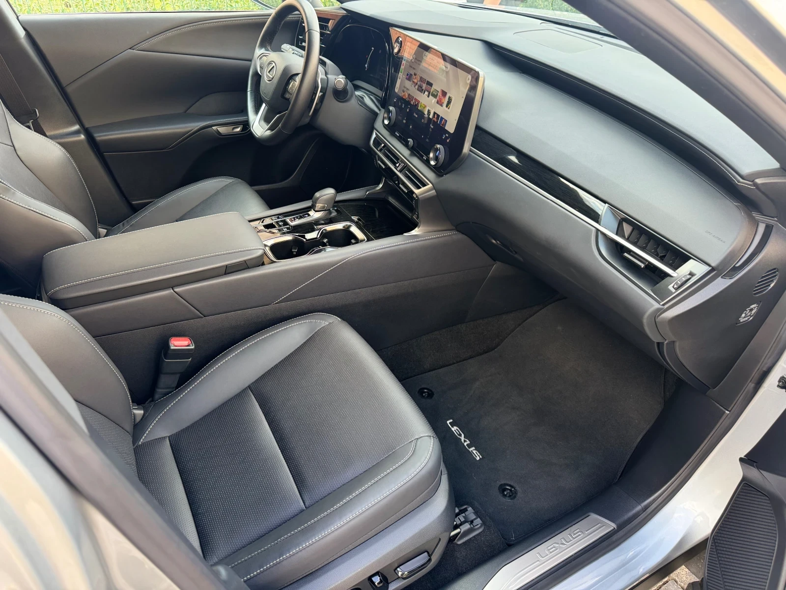 Lexus RX 450h plus ГАРАНЦИОНЕН - НОВ  - изображение 10