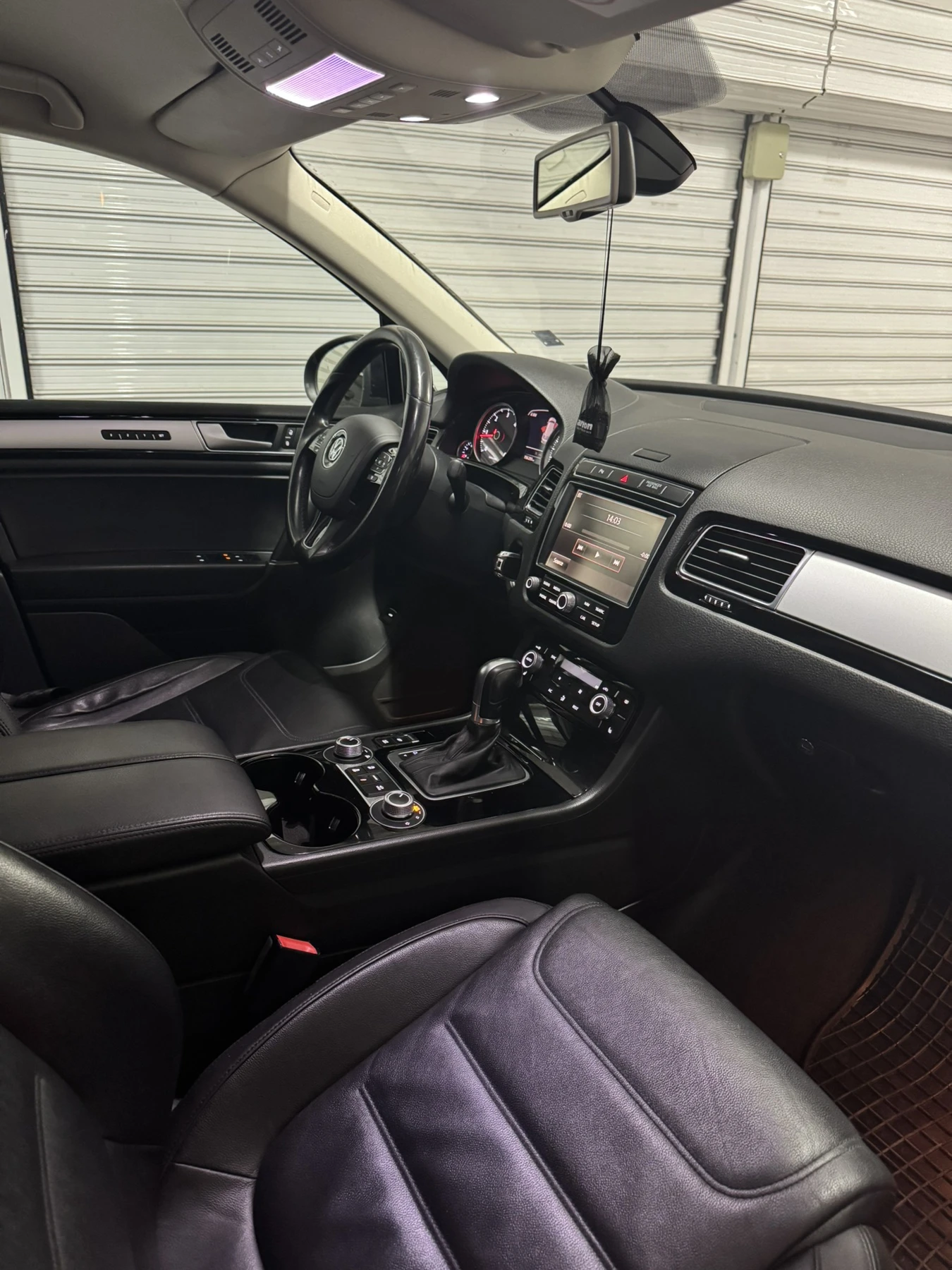 VW Touareg 3.0TDI / 4MOTION / Реални КМ. - изображение 8