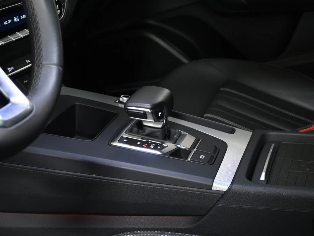 Audi Q5 S Line 45* TFSI* АвтоКредит* (ЦЕНА ДО БГ), снимка 13 - Автомобили и джипове - 53784257