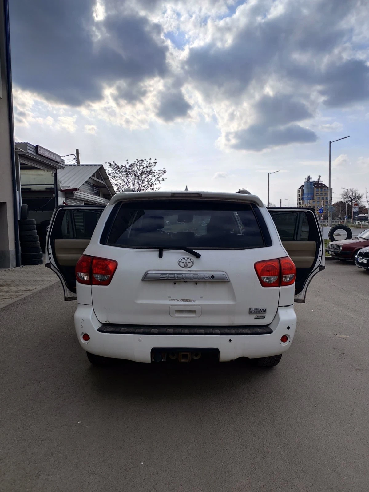 Toyota Sequoia Platinum 5.7, снимка 9 - Автомобили и джипове - 53875632