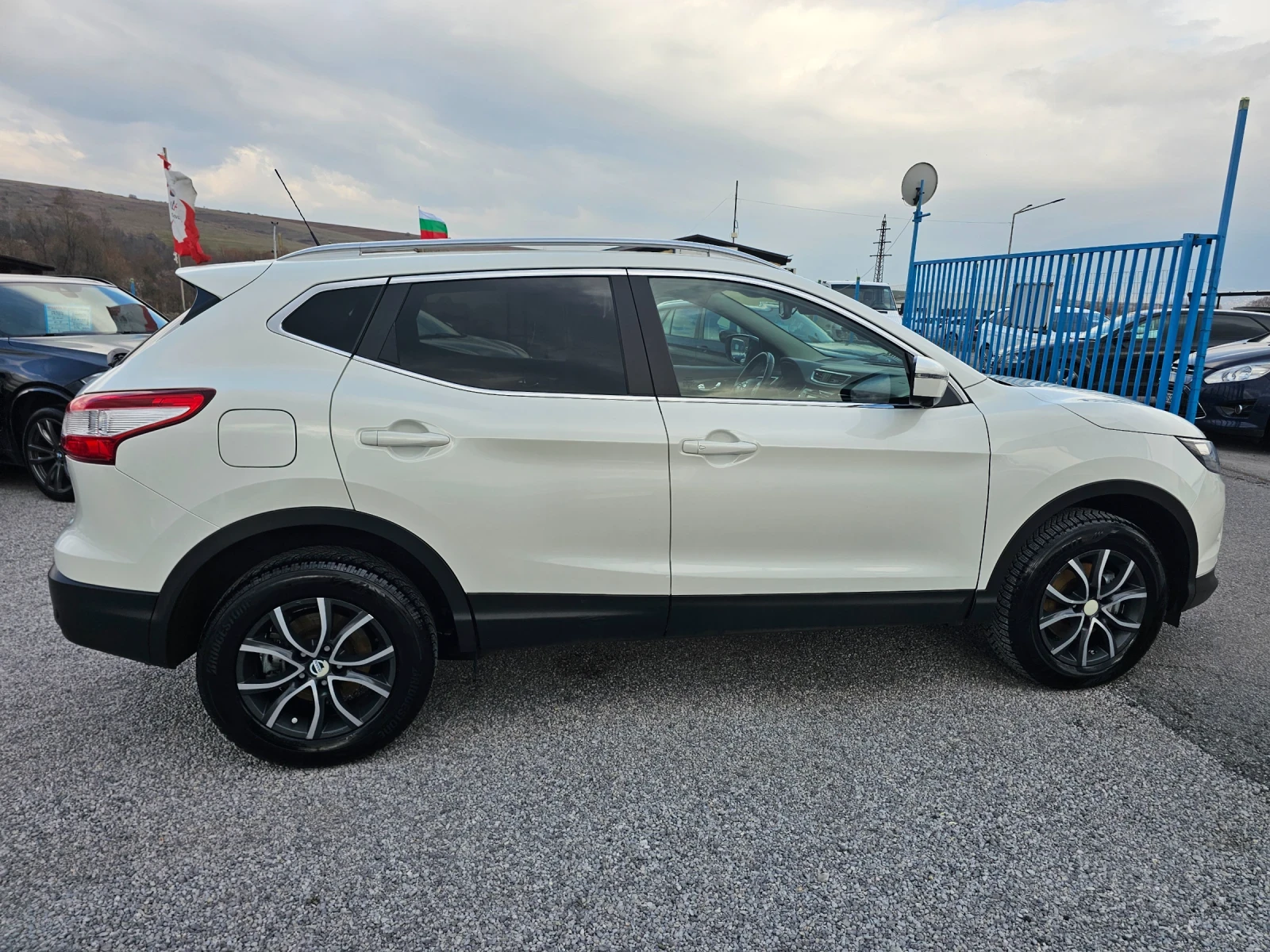 Nissan Qashqai 1.6 dci 4x4 Ful, снимка 7 - Автомобили и джипове - 53963904
