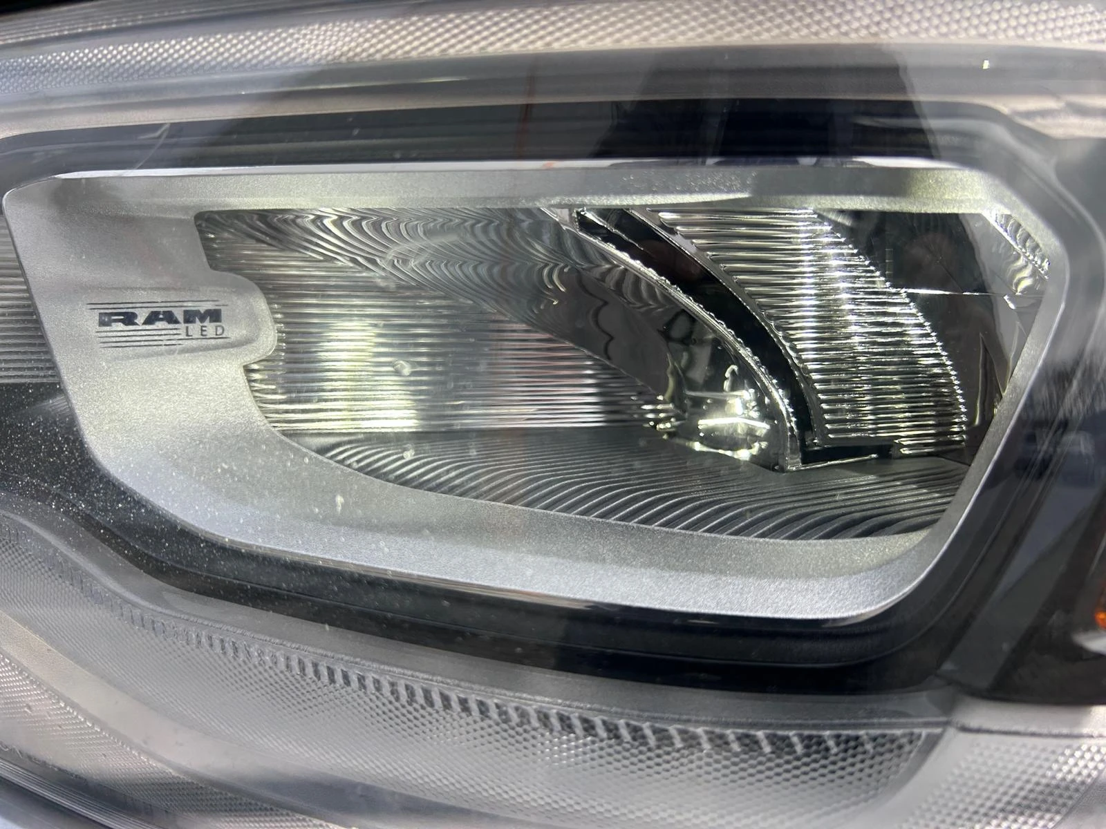 Dodge RAM 1500 LARAMIE, снимка 15 - Автомобили и джипове - 53992385