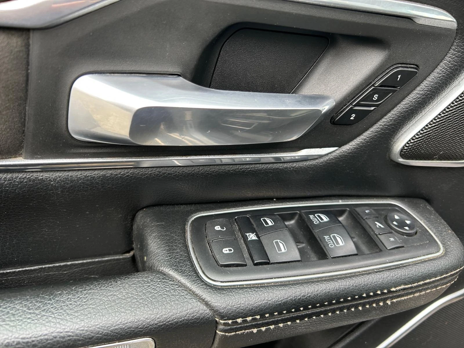 Dodge RAM 1500 LARAMIE, снимка 6 - Автомобили и джипове - 53992385