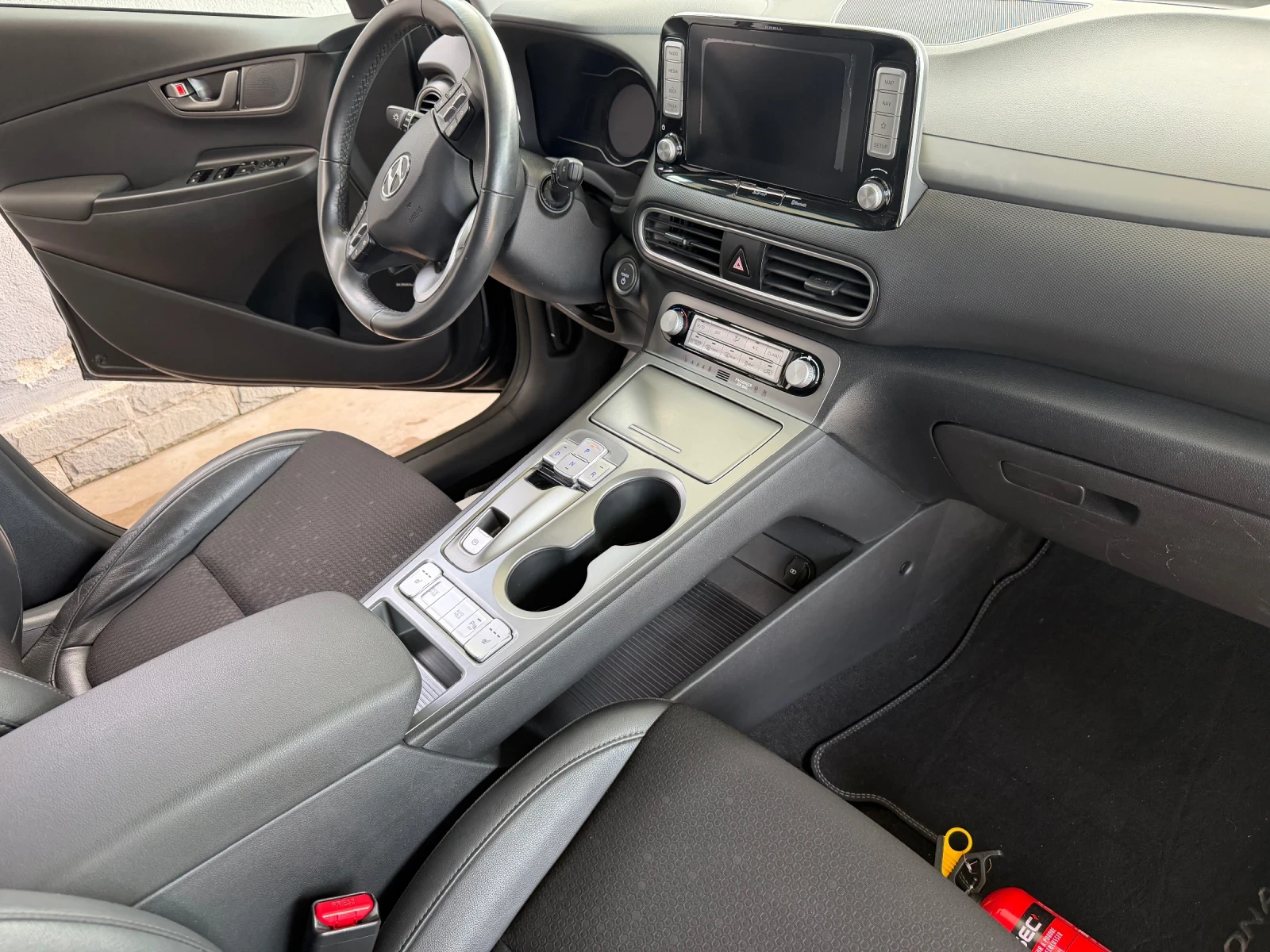 Hyundai Kona, снимка 13 - Автомобили и джипове - 55341302