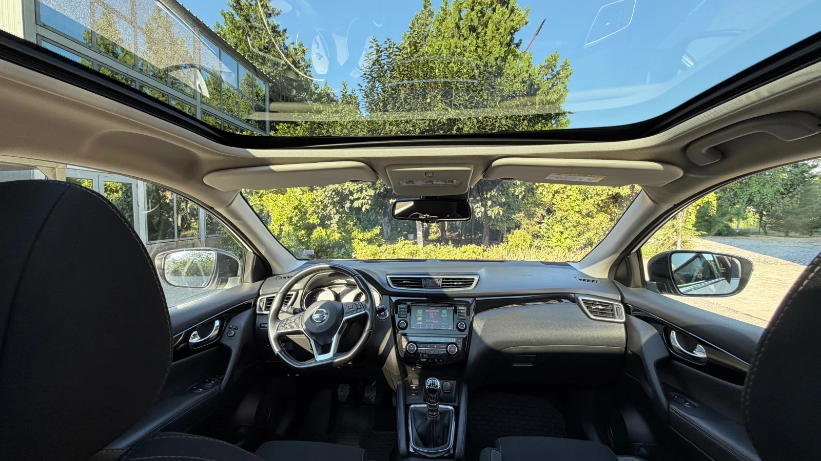 Nissan Qashqai Connect Ed. 2, 360 камера, ст. покрив,  бяла перла, снимка 12 - Автомобили и джипове - 55742817