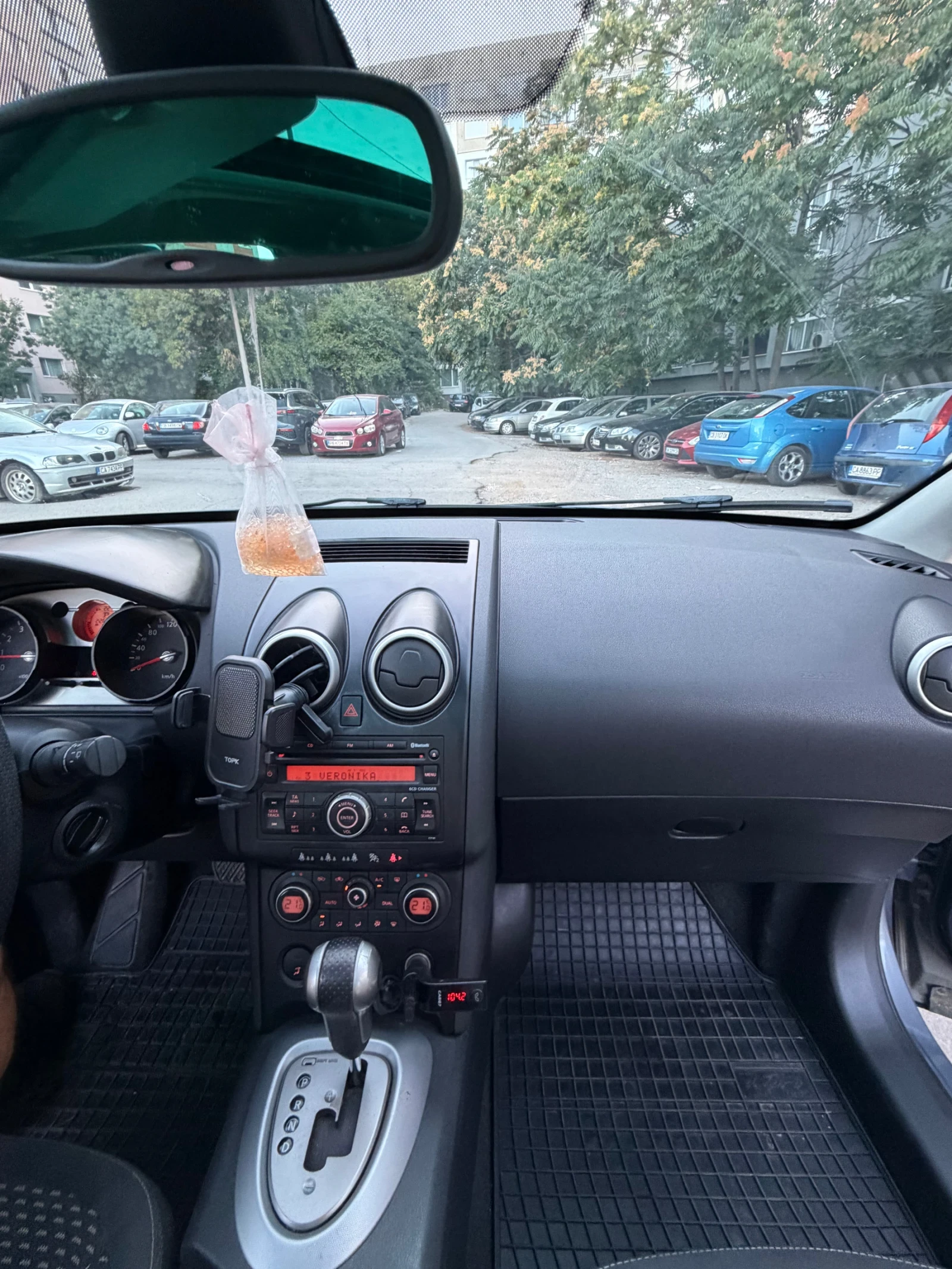 Nissan Qashqai 2.0 Бензин-Газ/4x4/Автомат/Панорама/Keyless!, снимка 8 - Автомобили и джипове - 55981085