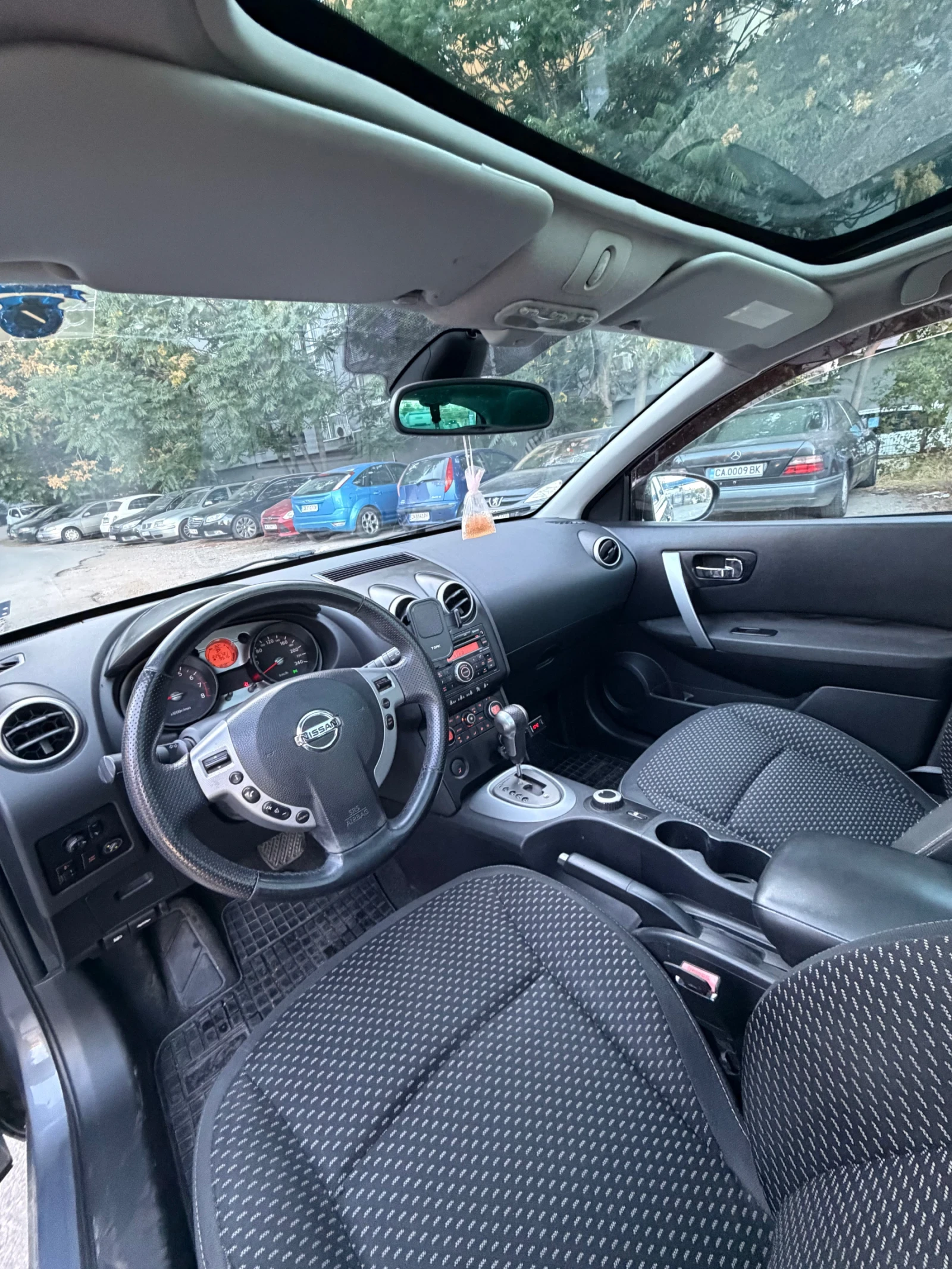 Nissan Qashqai 2.0 Бензин-Газ/4x4/Автомат/Панорама/Keyless!, снимка 7 - Автомобили и джипове - 55981085